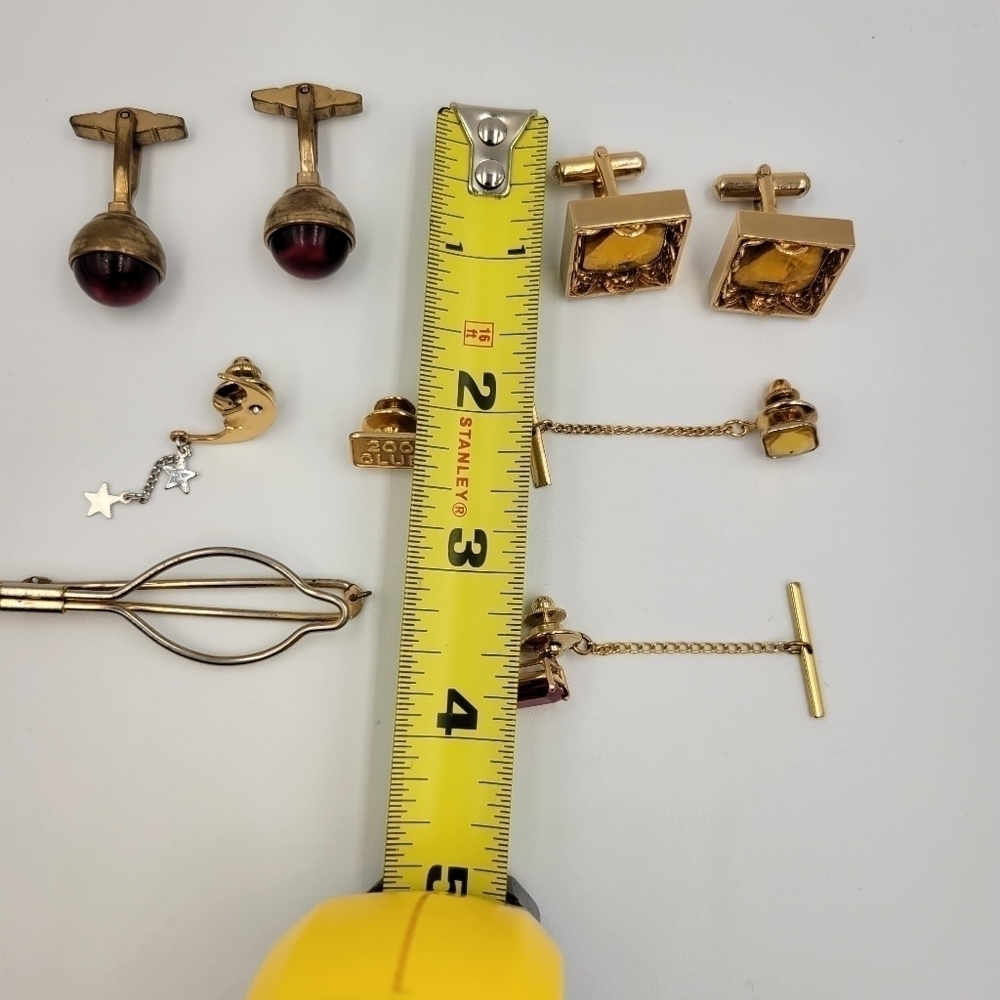 Lot of Gold-Toned Men’s Accessories Including Tie Pins & Cuff Links - Picture 4 of 4